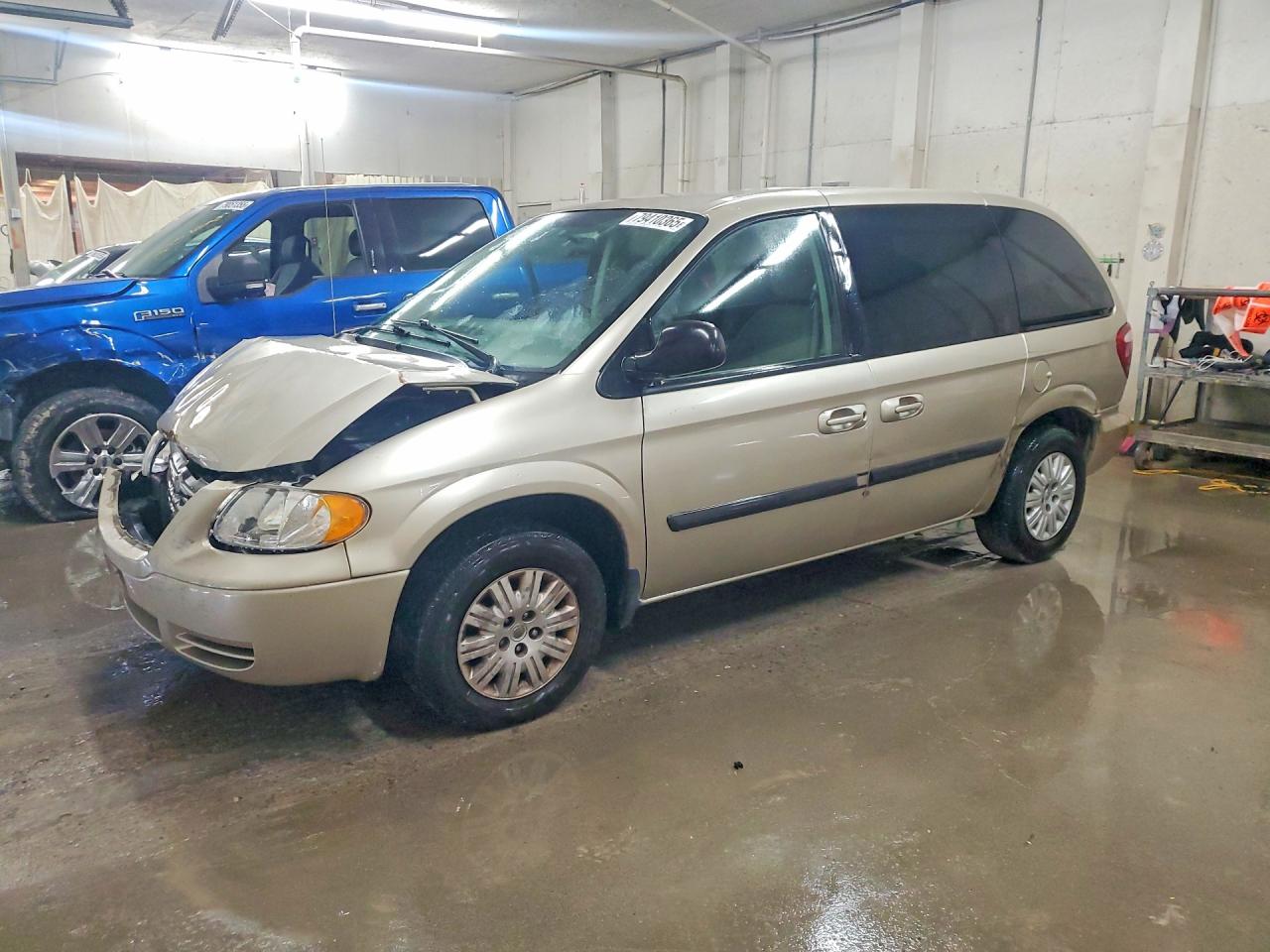 2005 CHRYSLER TOWN & COUNTRY