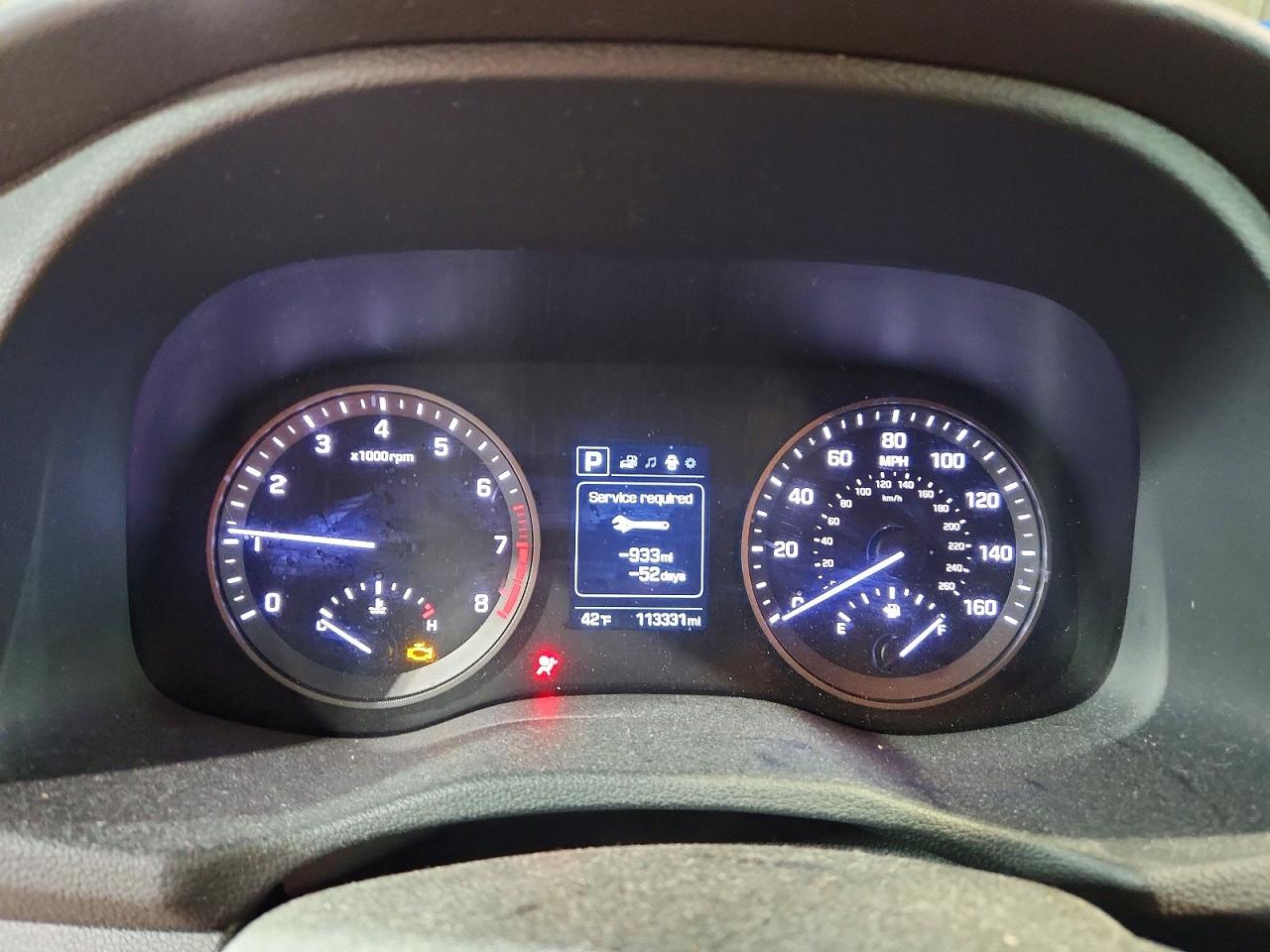 2017 HYUNDAI TUCSON SE photo 9