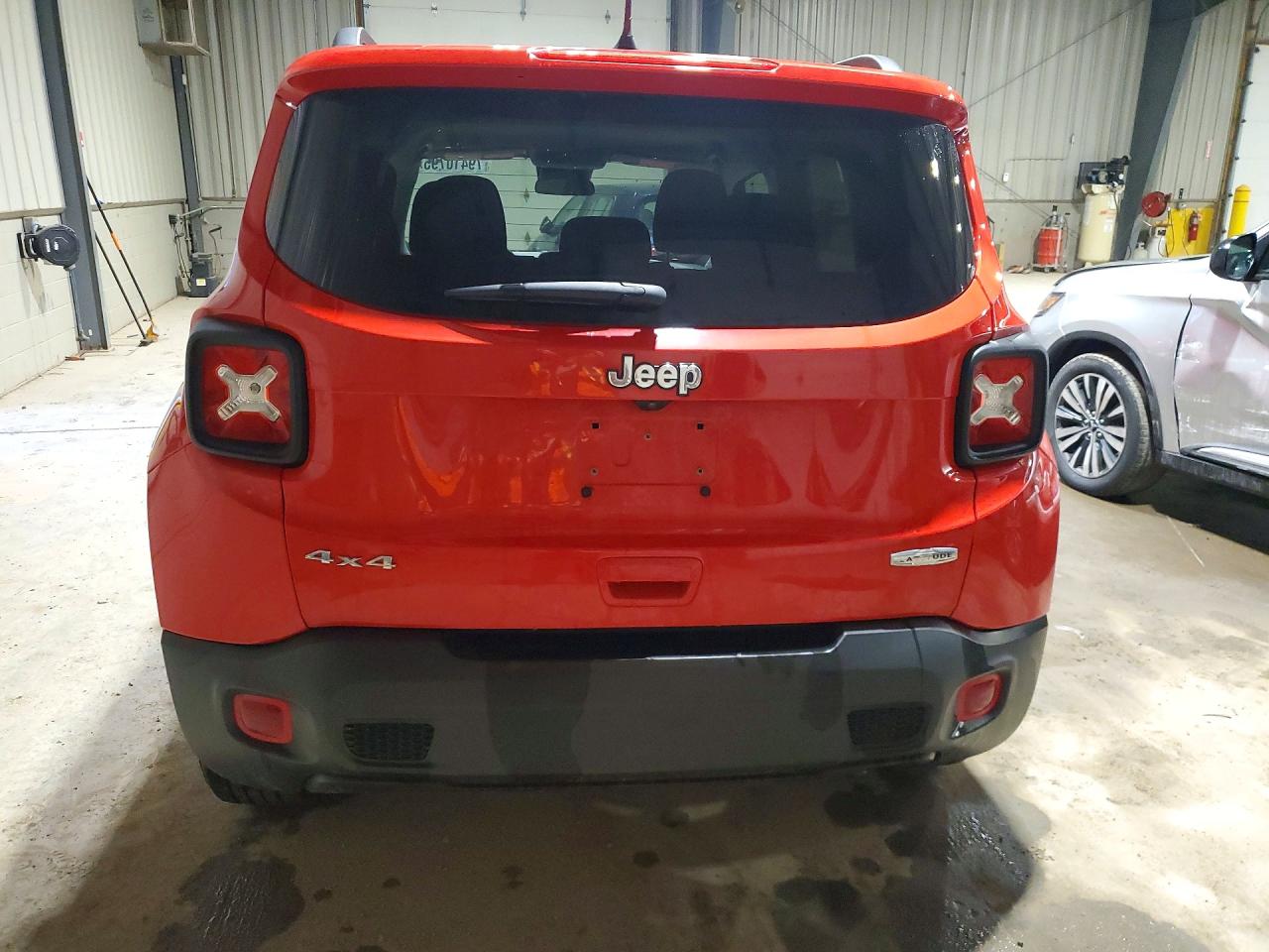 2019 JEEP RENEGADE LATITUDE photo 6