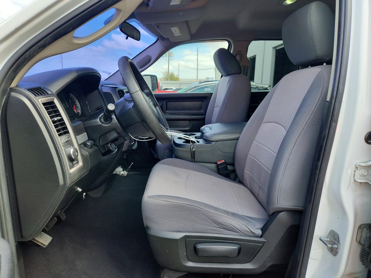 2014 RAM 1500 ST photo 7