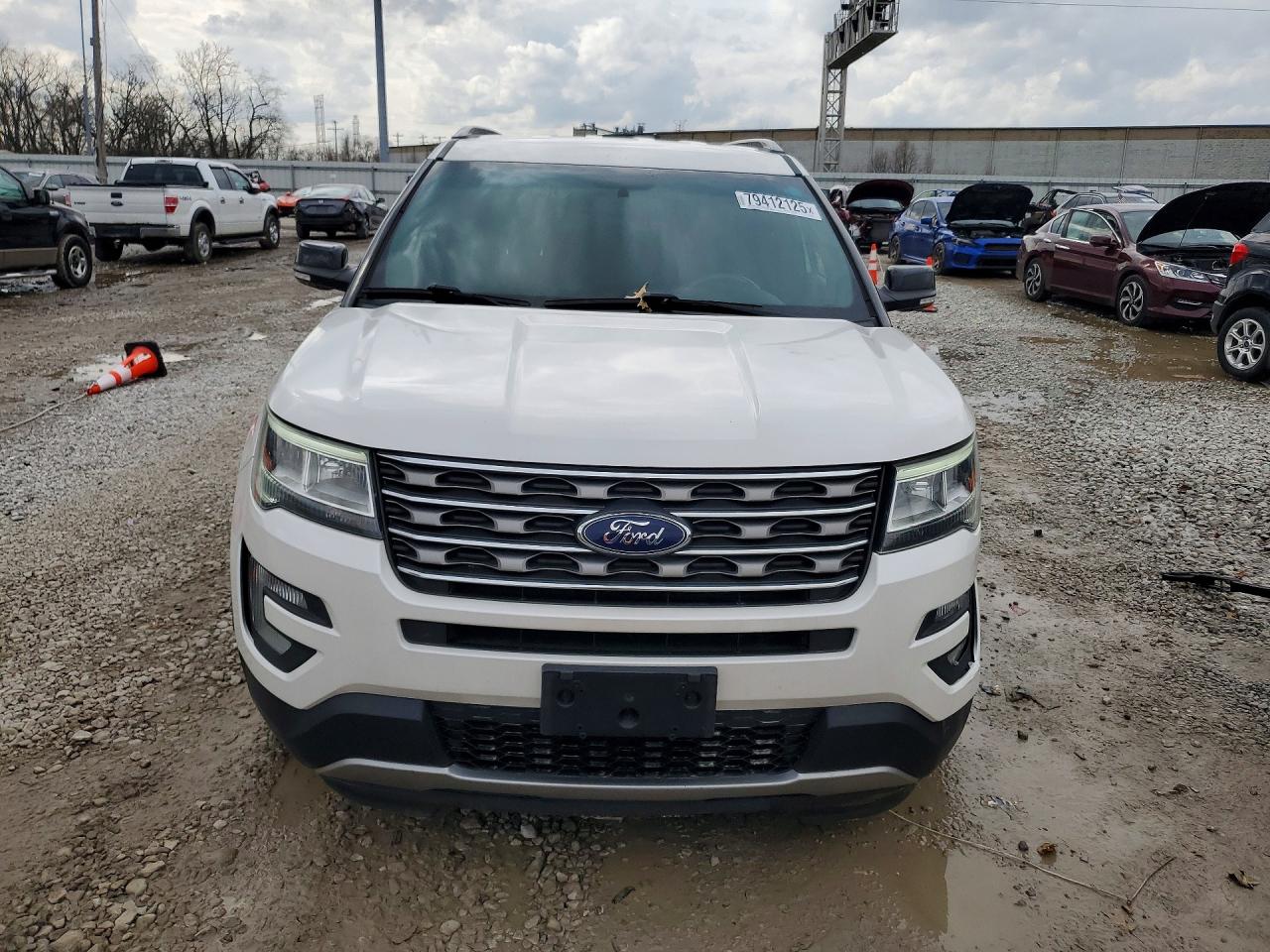 2017 FORD EXPLORER XLT photo 5