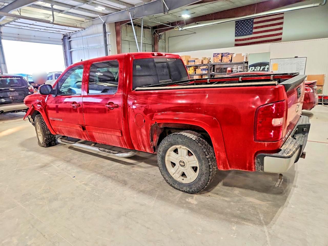 2007 CHEVROLET SILVERADO photo 2