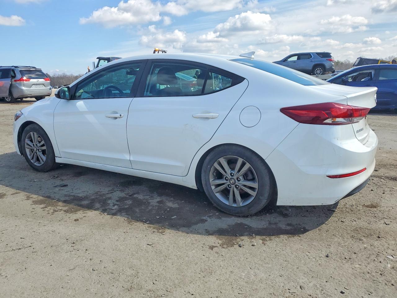 2018 HYUNDAI ELANTRA SEL photo 3