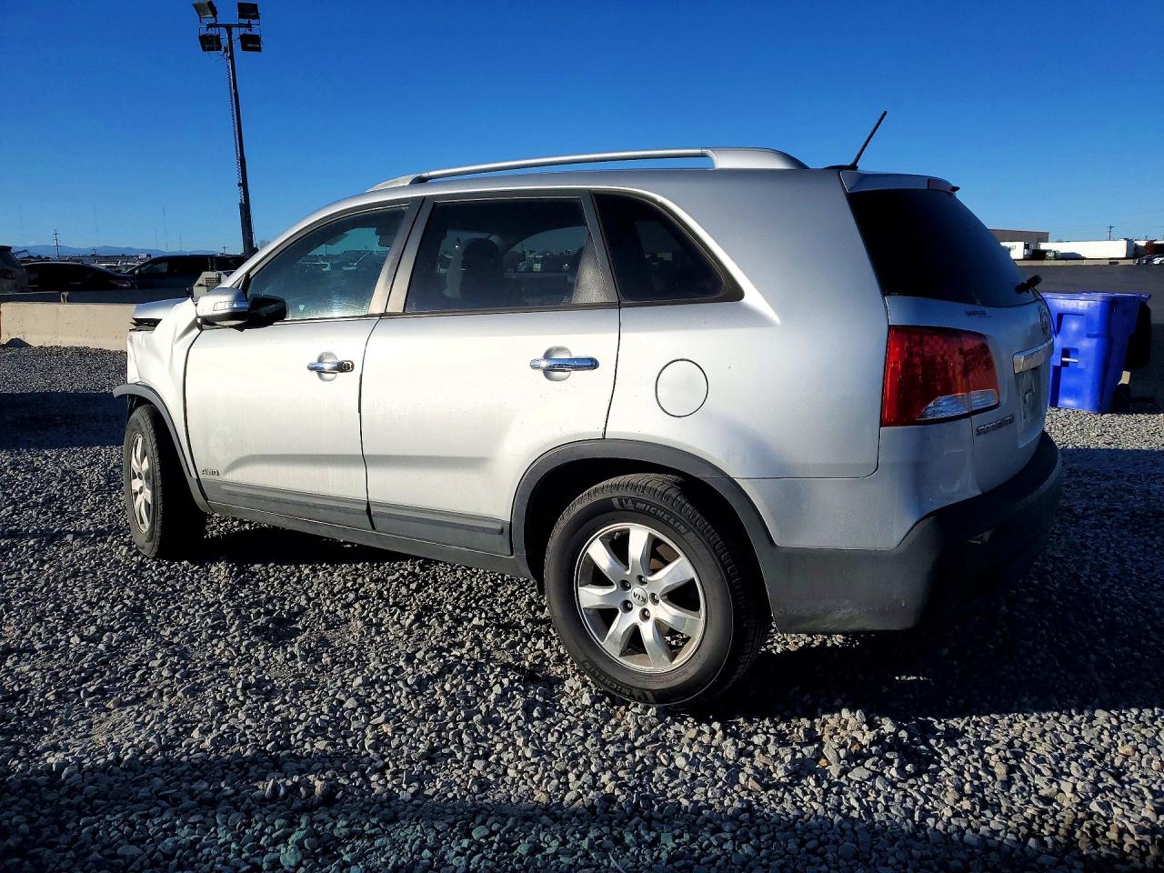 2013 KIA SORENTO LX photo 2