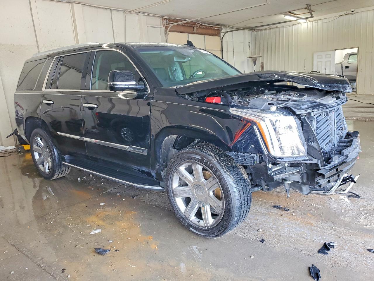 2016 CADILLAC ESCALADE LUXURY photo 4