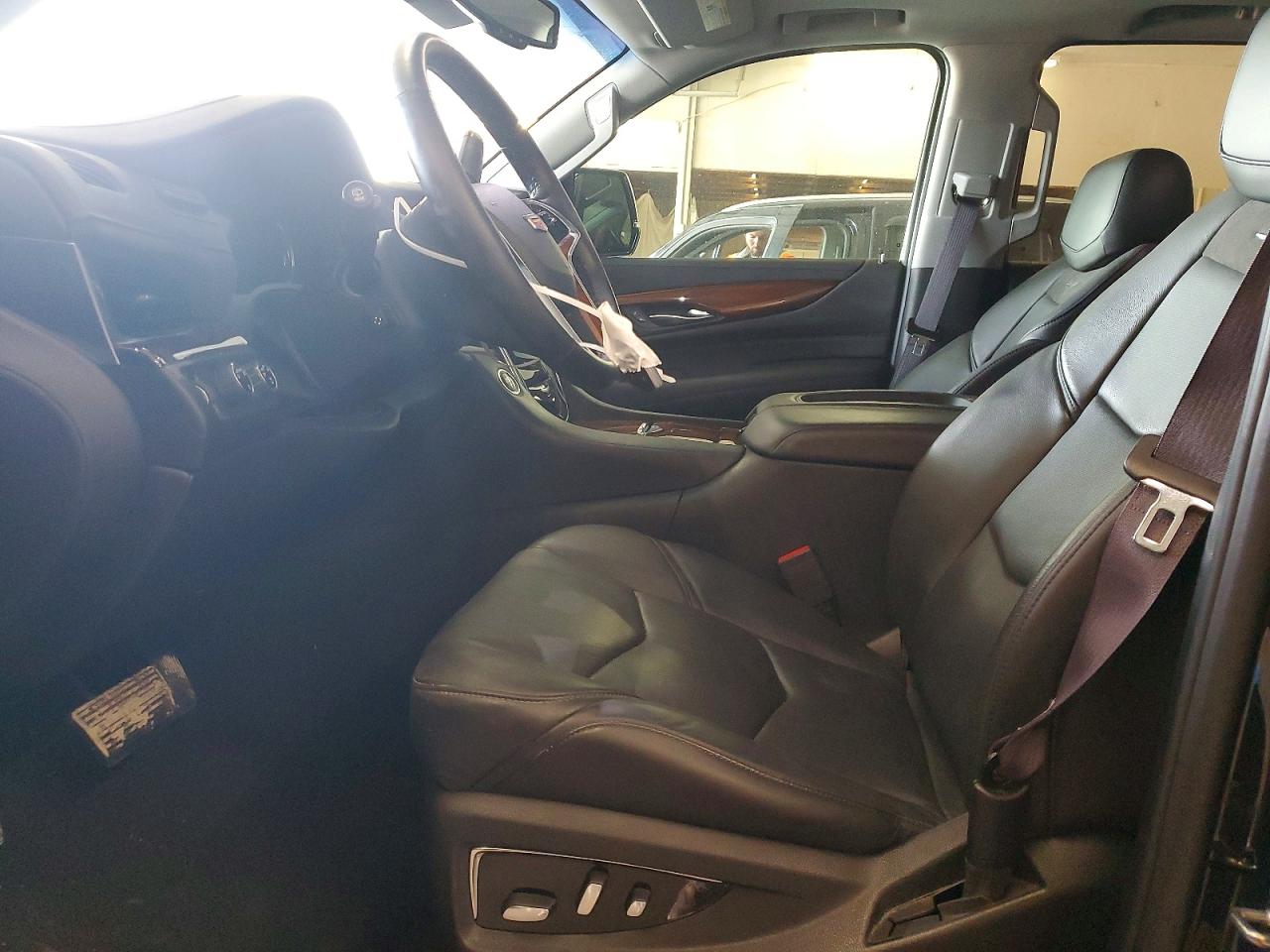 2016 CADILLAC ESCALADE LUXURY photo 7