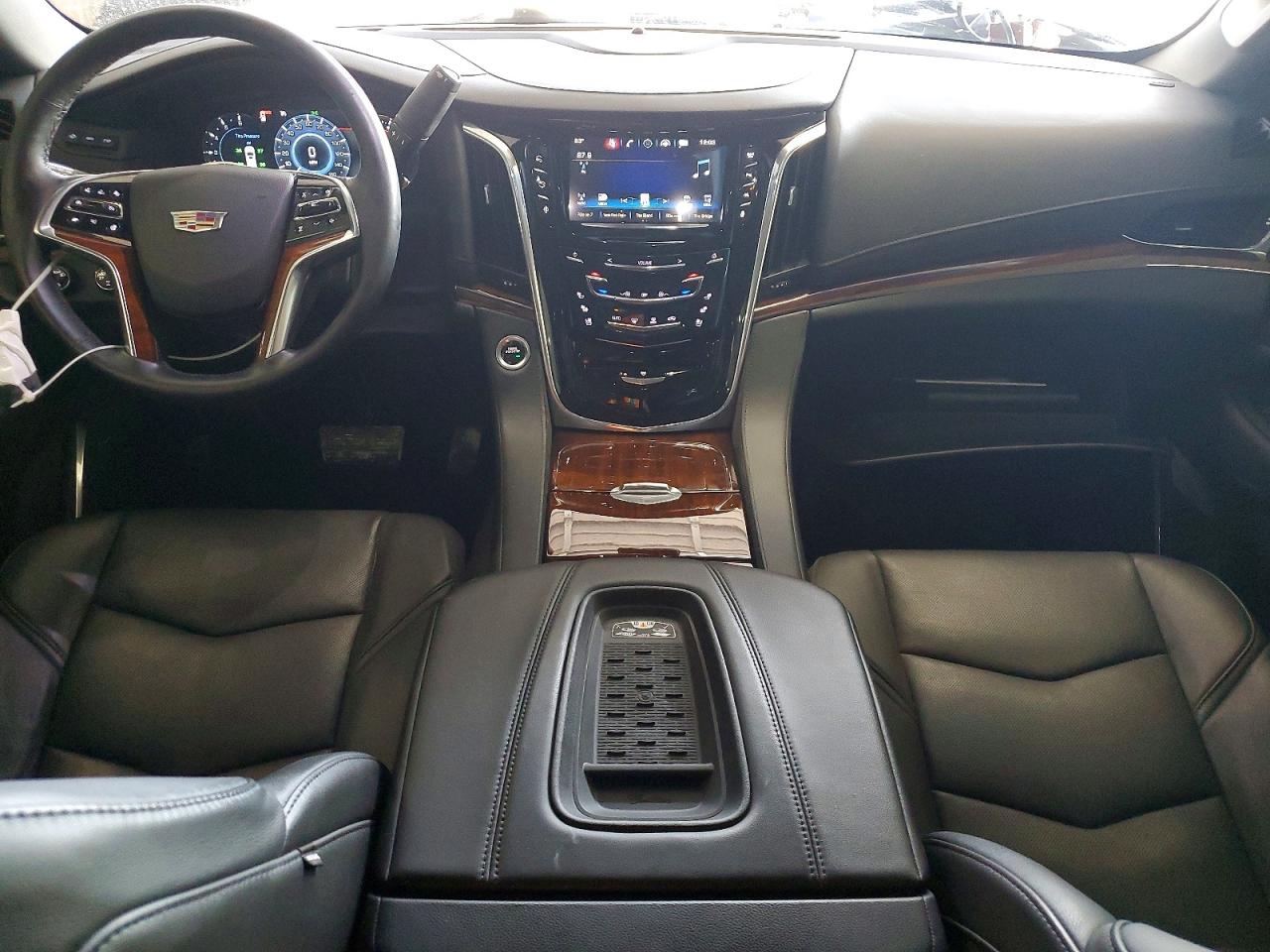 2016 CADILLAC ESCALADE LUXURY photo 8