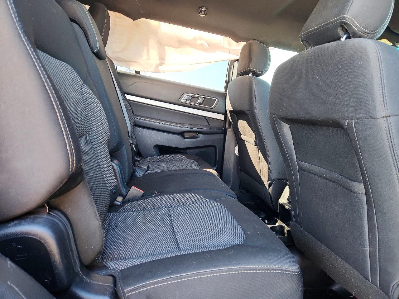 2017 FORD EXPLORER photo 11