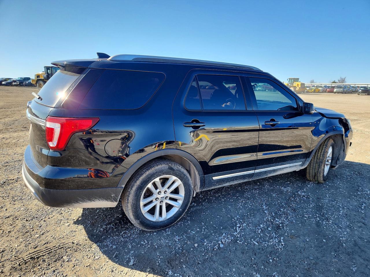 2017 FORD EXPLORER photo 3