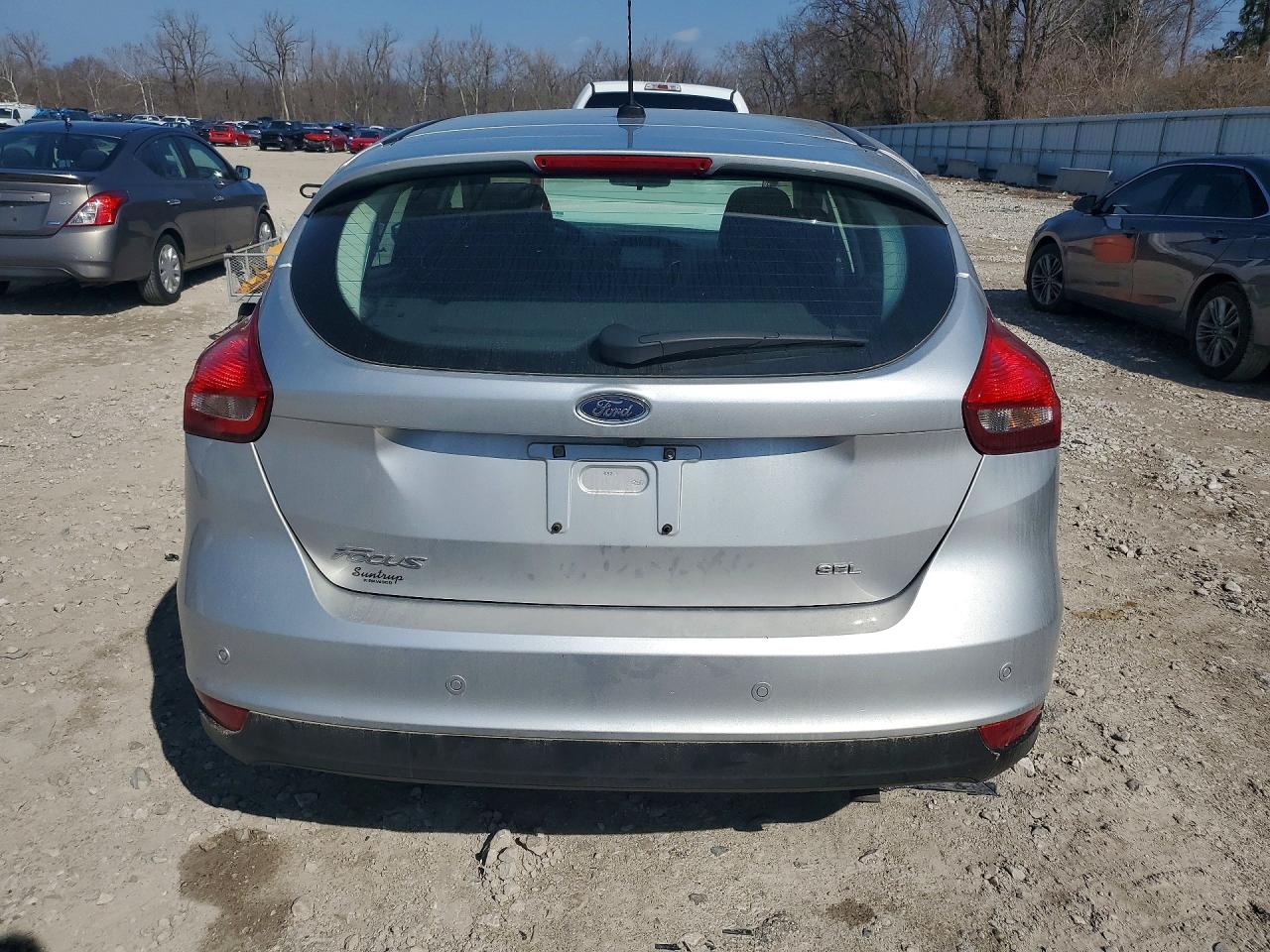 2017 FORD FOCUS SEL photo 6