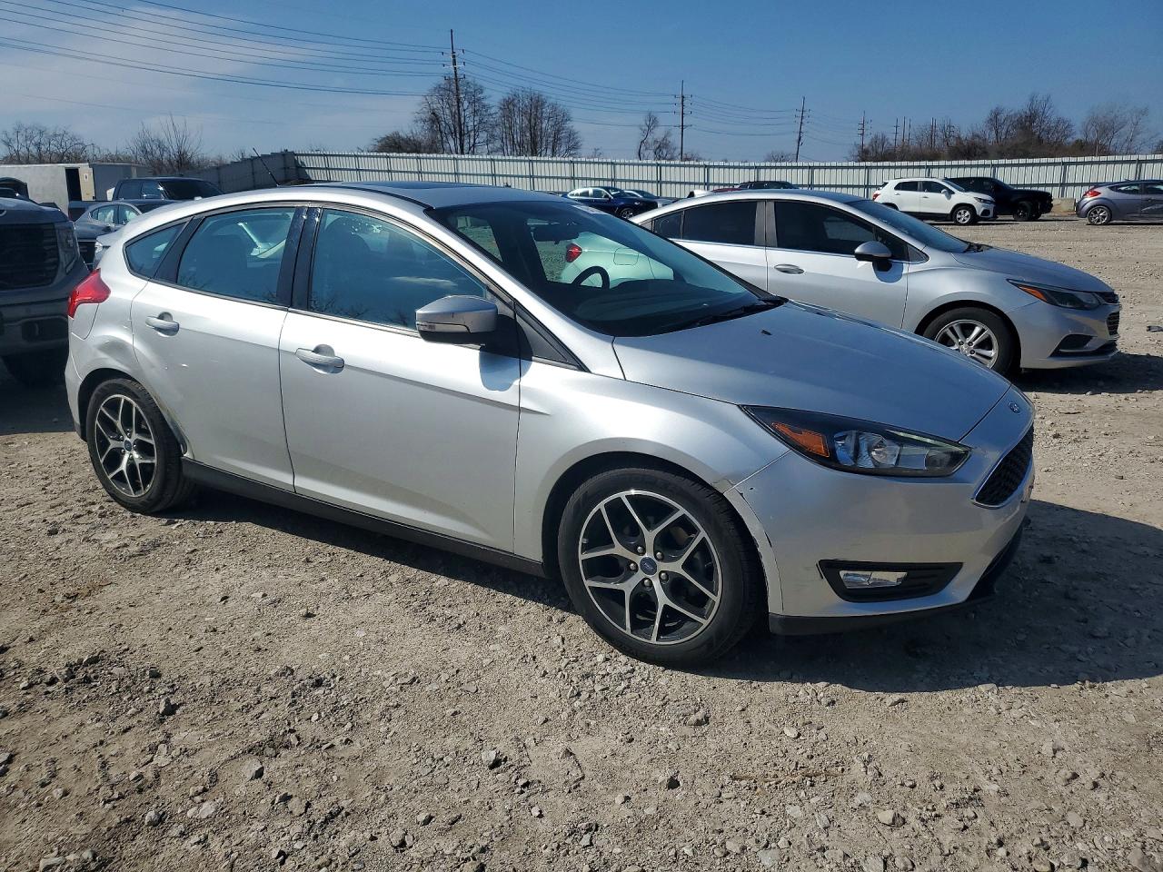 2017 FORD FOCUS SEL photo 4