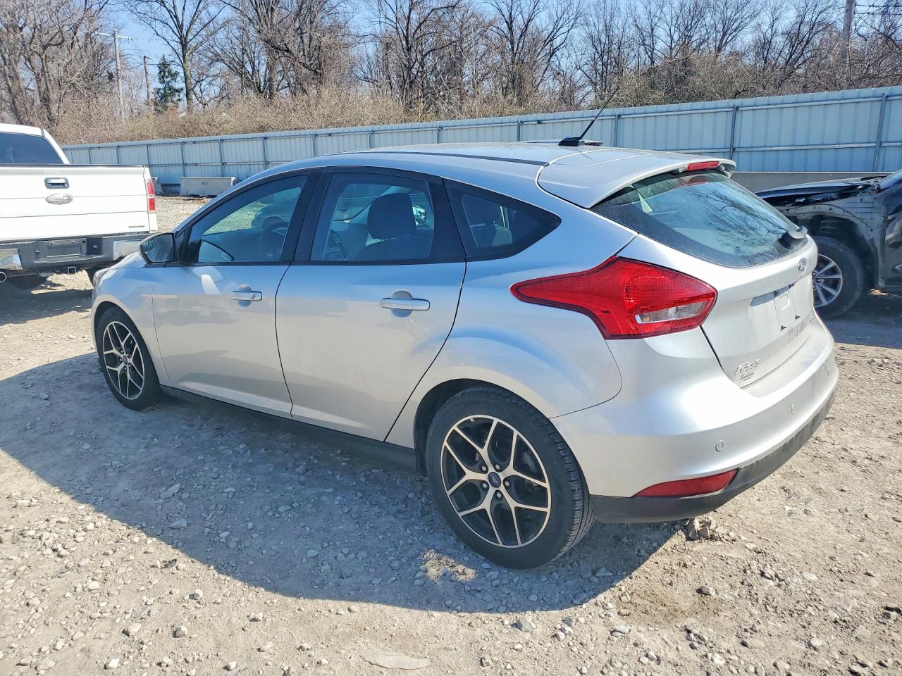 2017 FORD FOCUS SEL photo 2