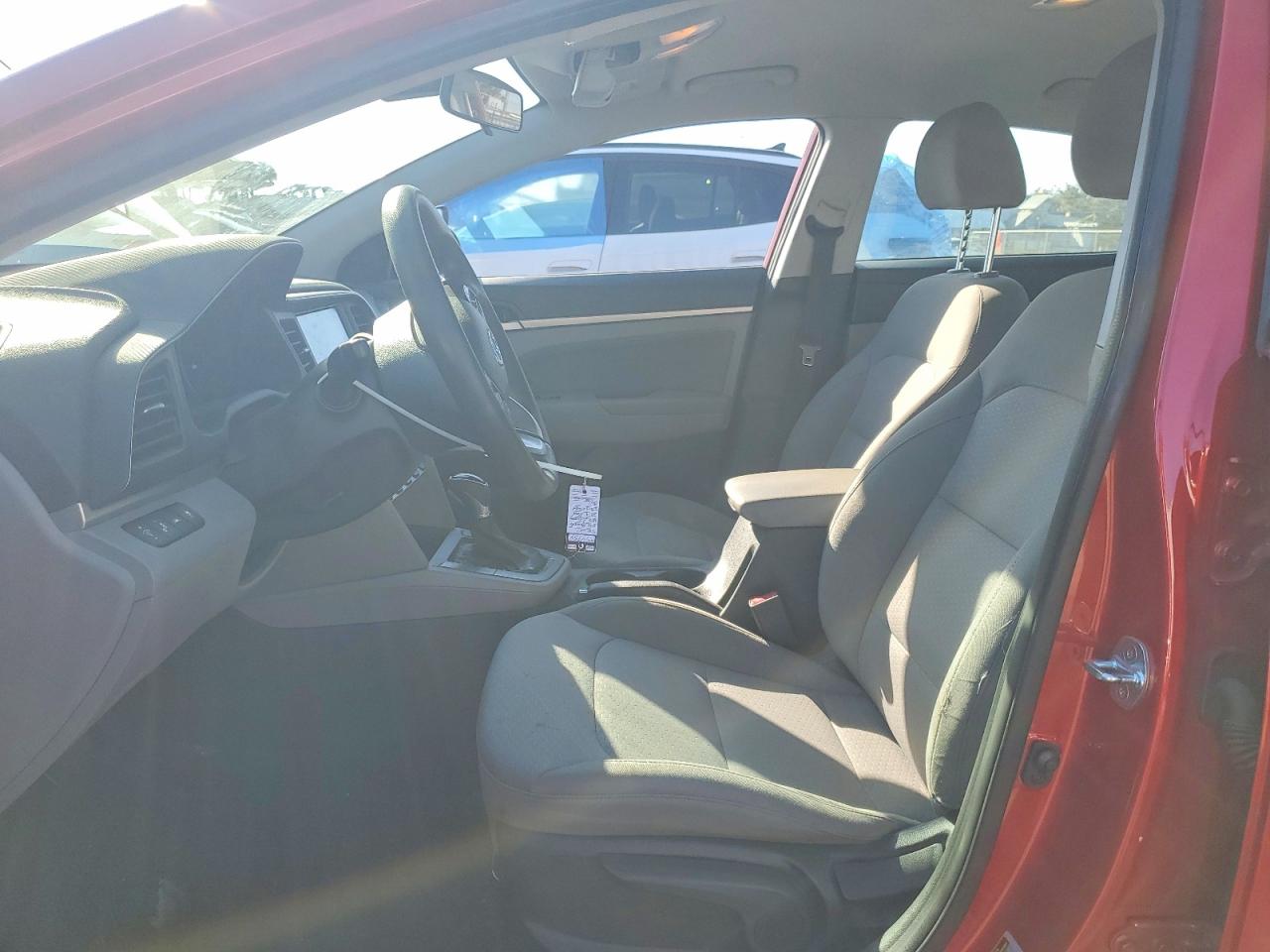 2020 HYUNDAI ELANTRA photo 7