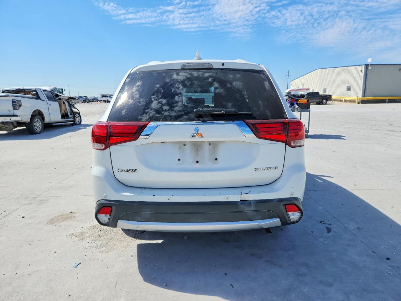 2018 MITSUBISHI OUTLANDER ES photo 6