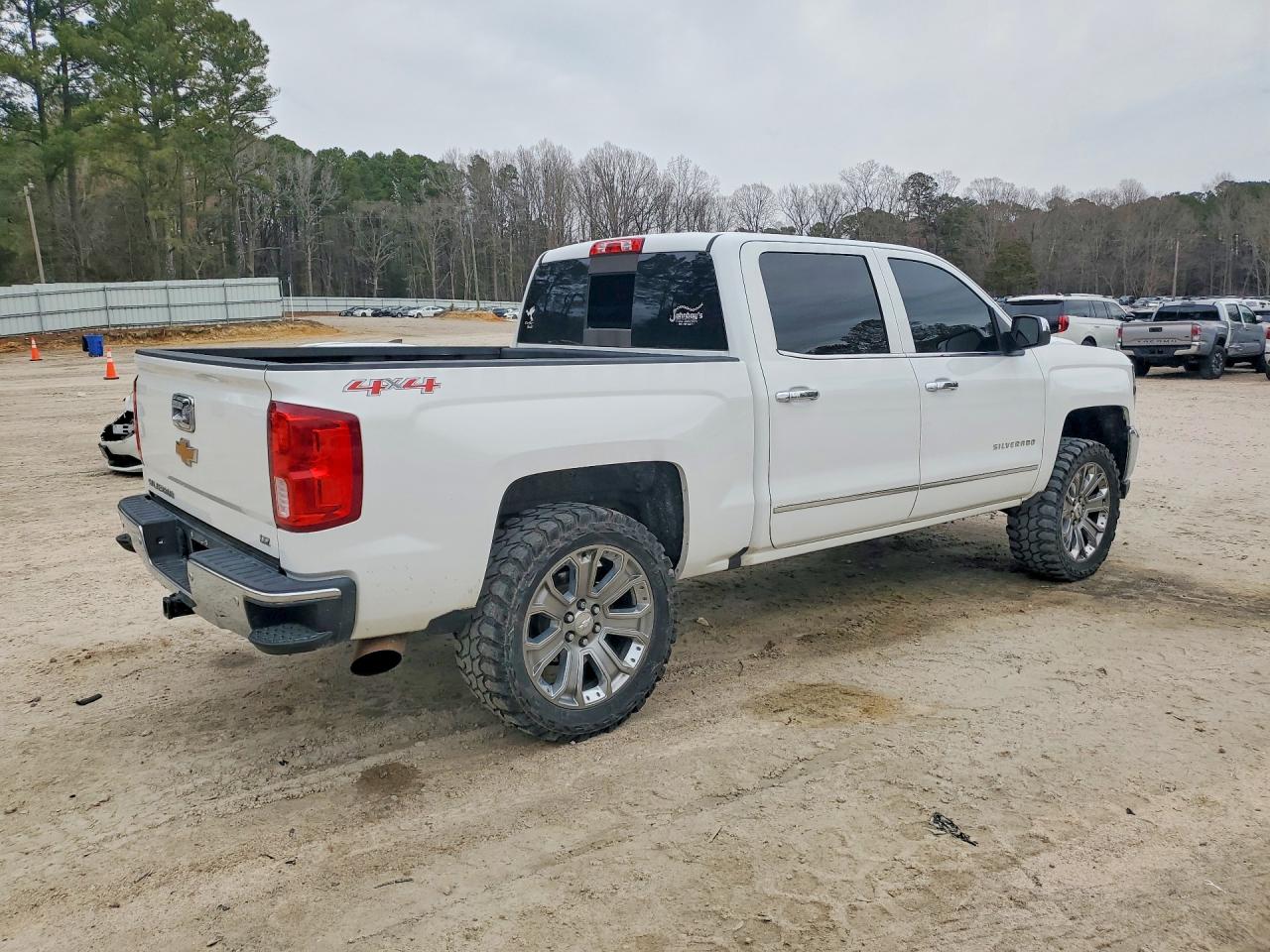 2017 CHEVROLET SILVERADO K1500 LTZ photo 5