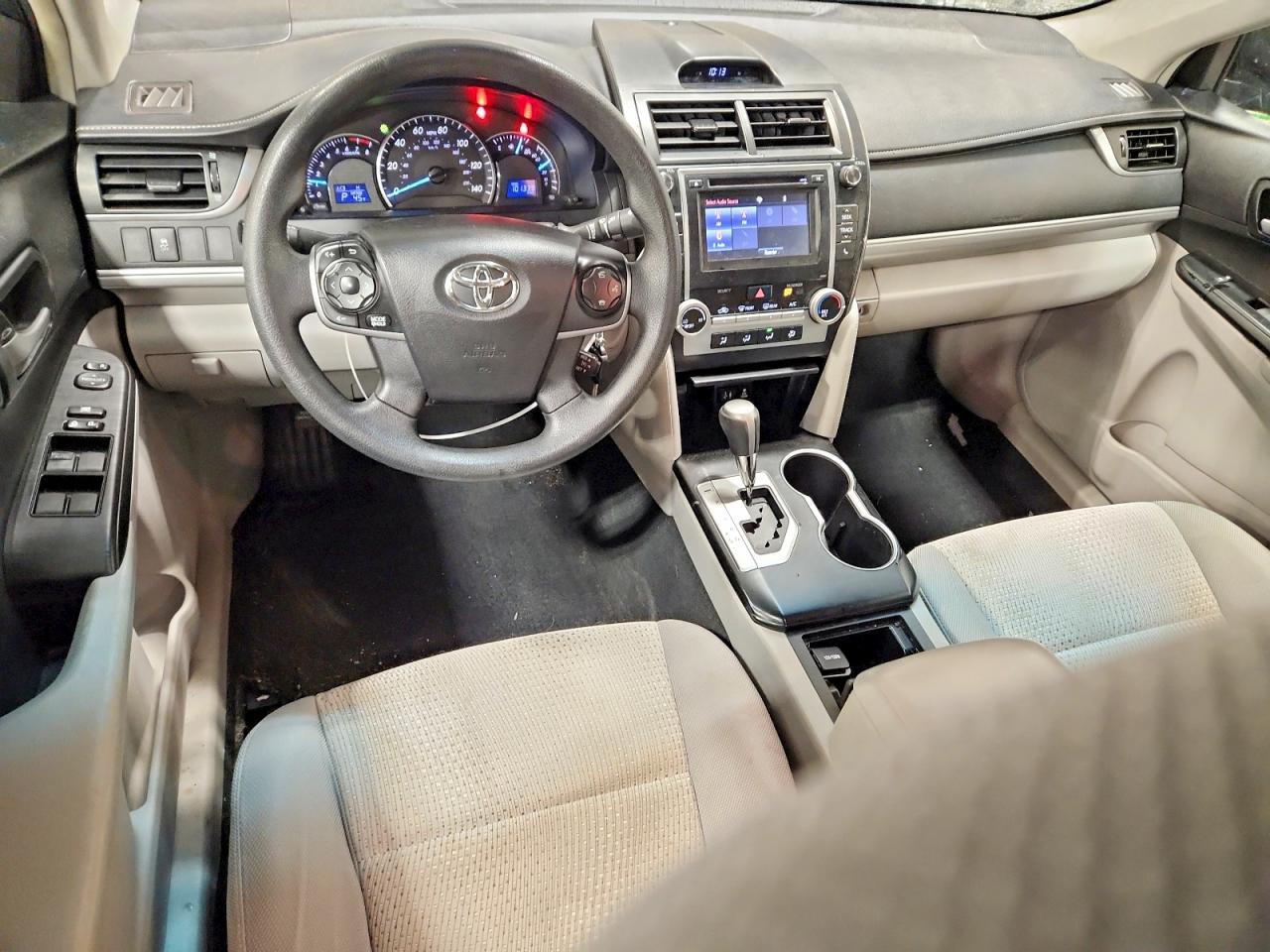 2014 TOYOTA CAMRY LE photo 8