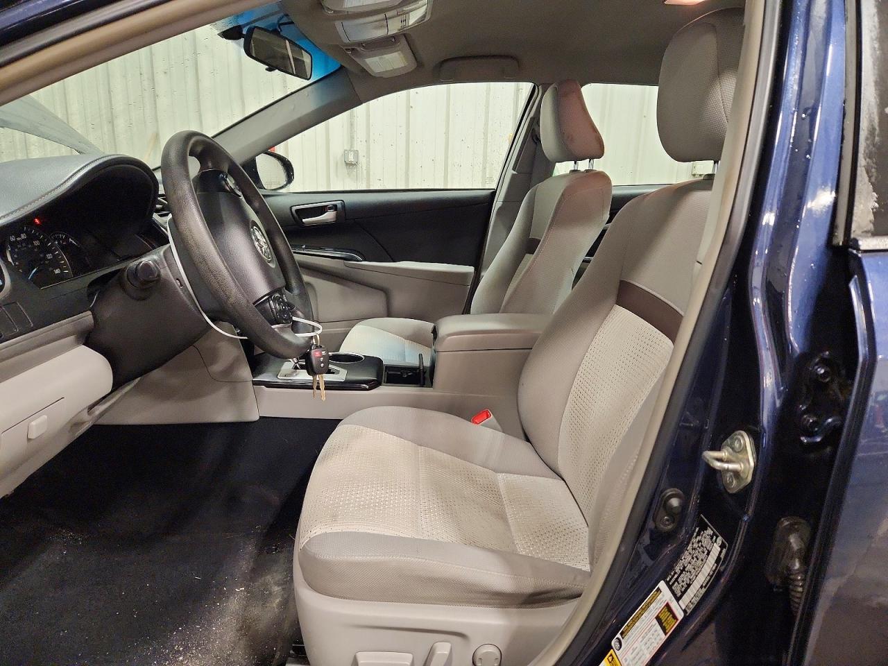 2014 TOYOTA CAMRY LE photo 7