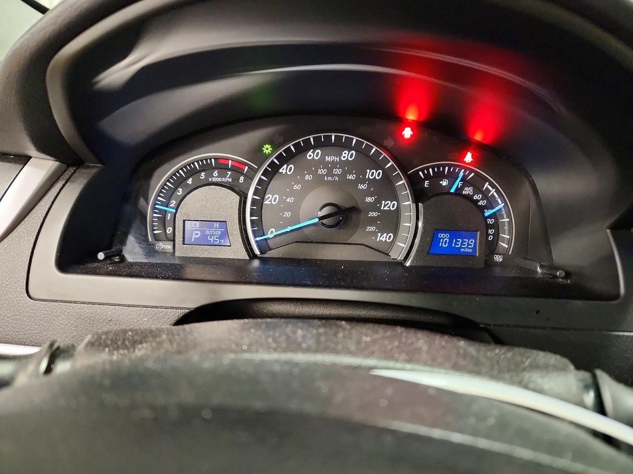 2014 TOYOTA CAMRY LE photo 9