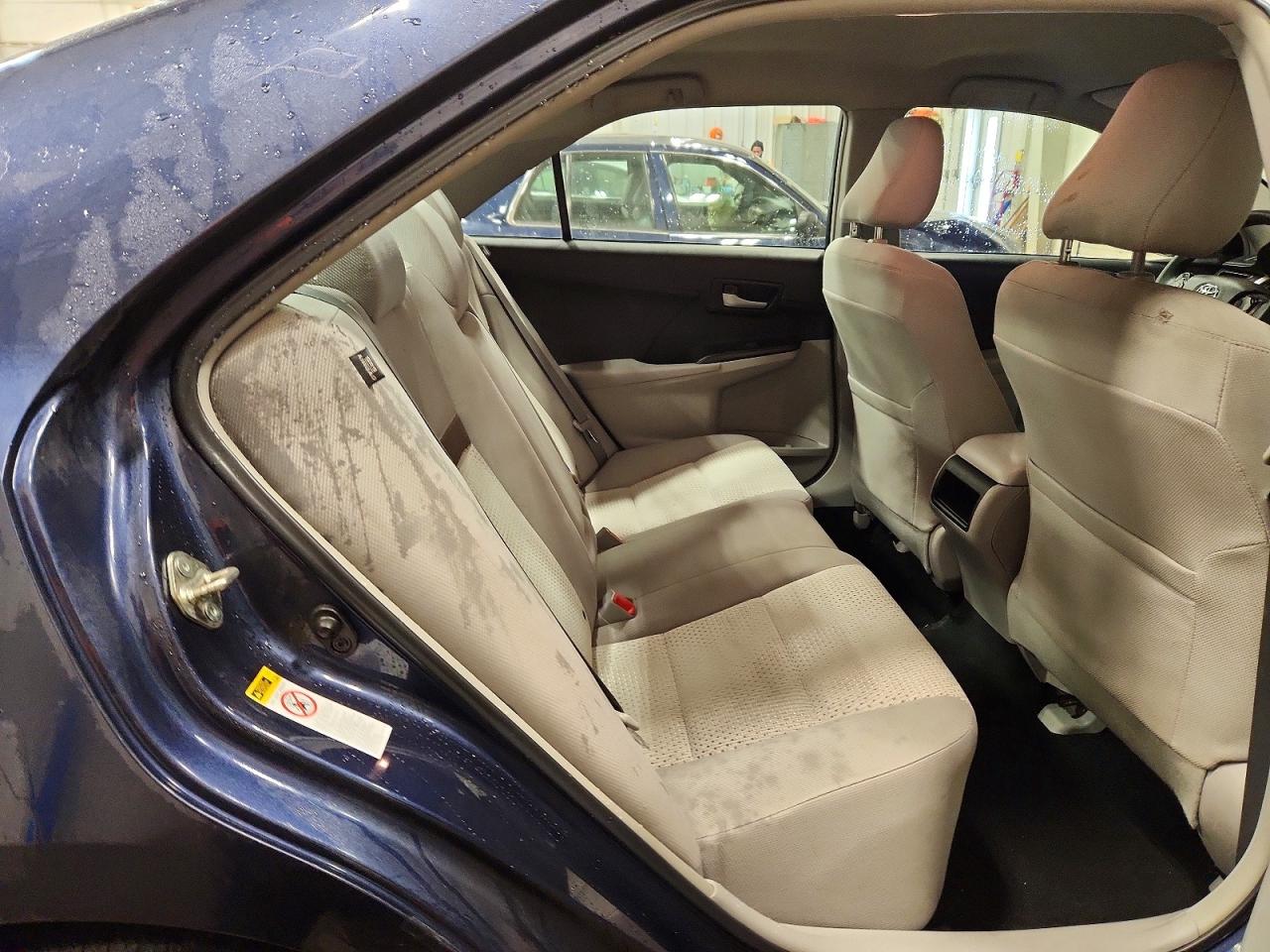 2014 TOYOTA CAMRY LE photo 10