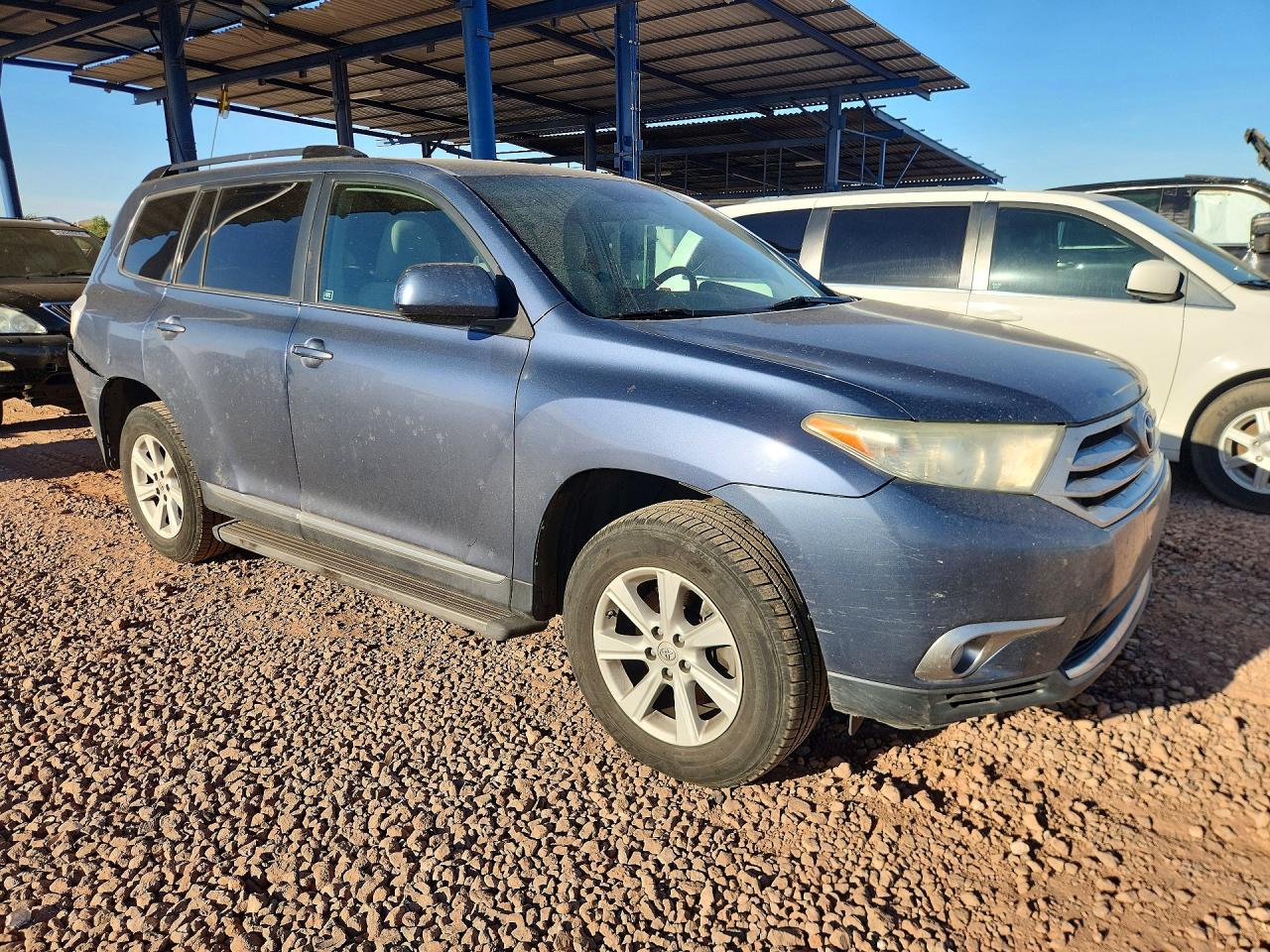 2013 TOYOTA HIGHLANDER PLUS photo 4