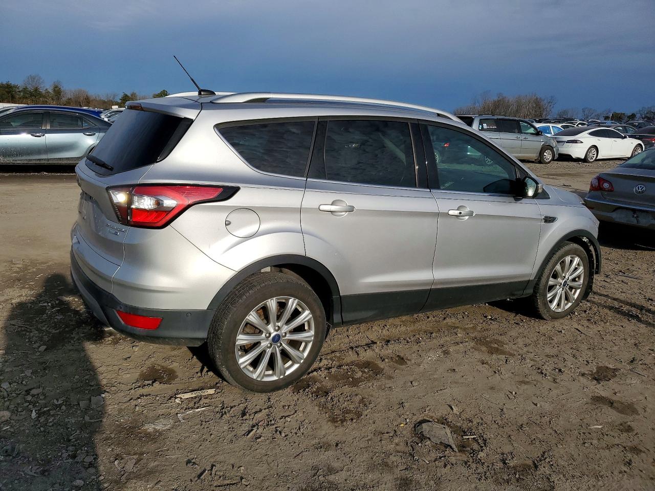 2017 FORD ESCAPE TITANIUM photo 3