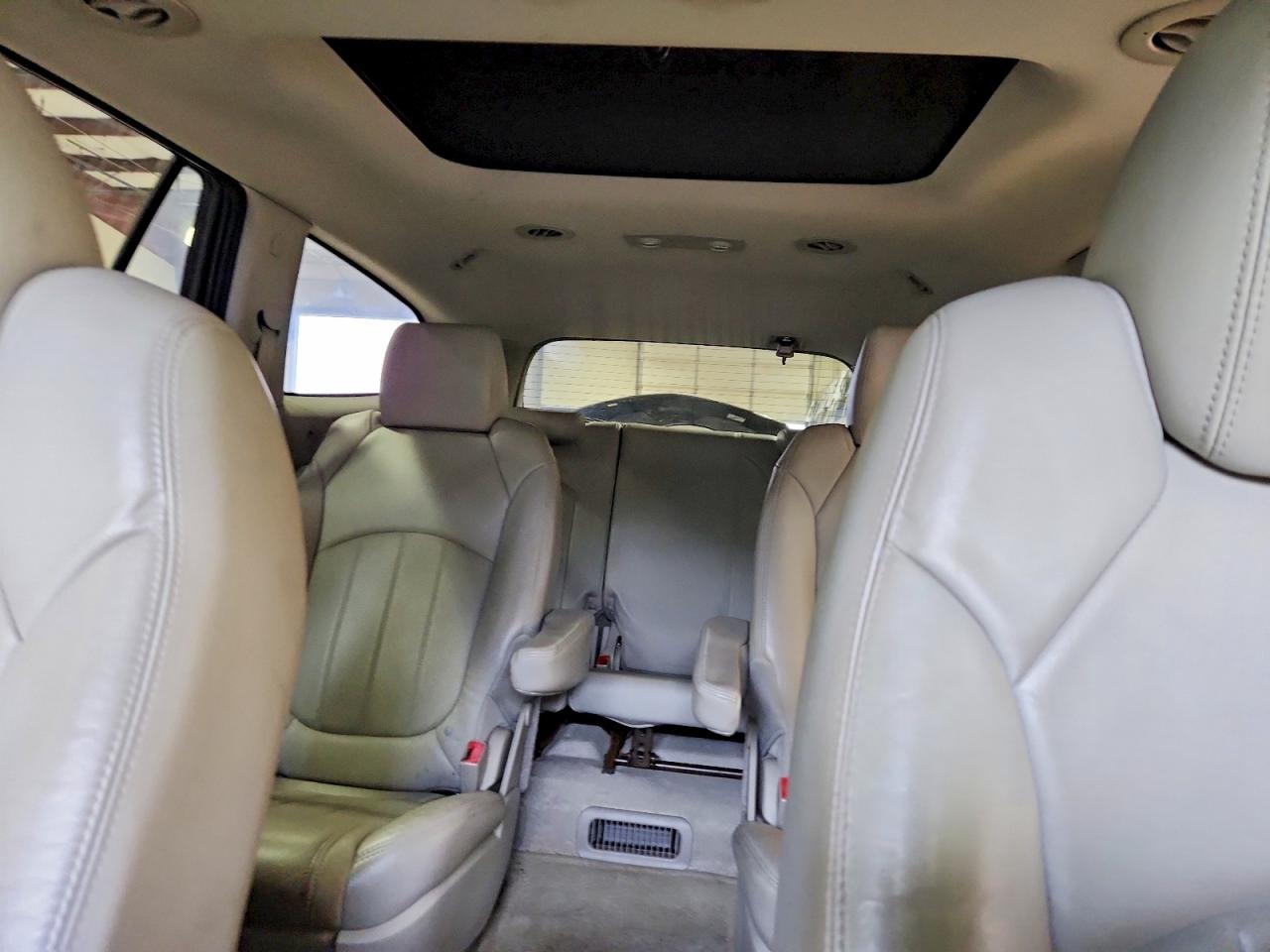 2011 BUICK ENCLAVE CXL photo 28