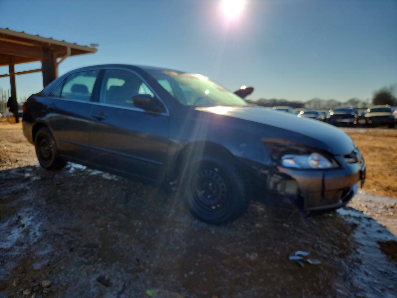 2004 HONDA ACCORD LX photo 4