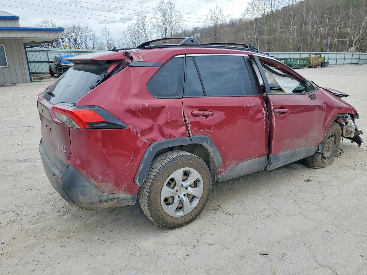 2019 TOYOTA RAV4 LE photo 3