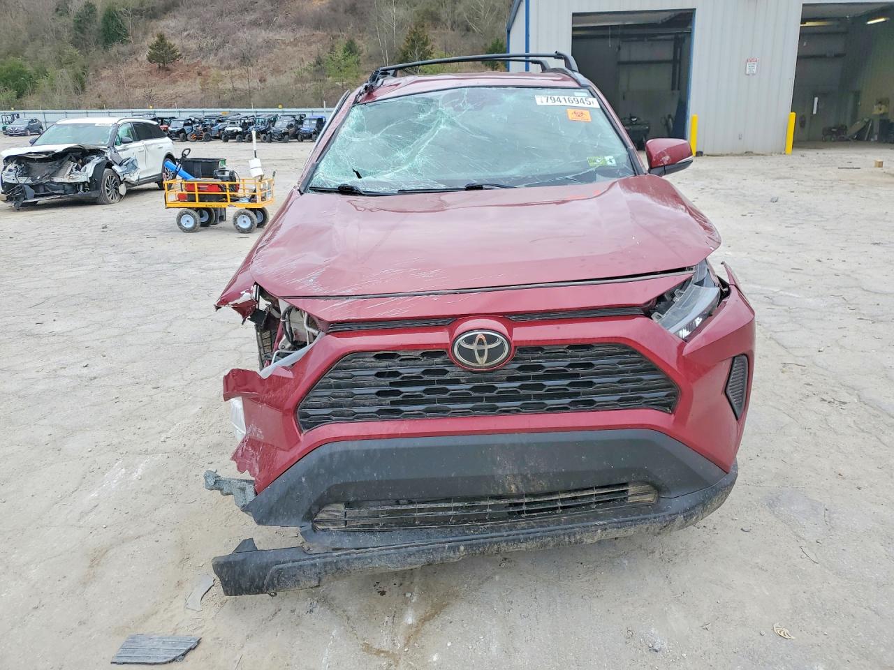 2019 TOYOTA RAV4 LE photo 5