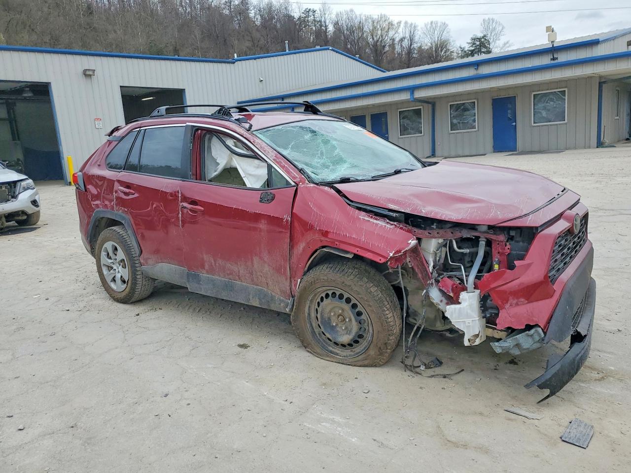 2019 TOYOTA RAV4 LE photo 4