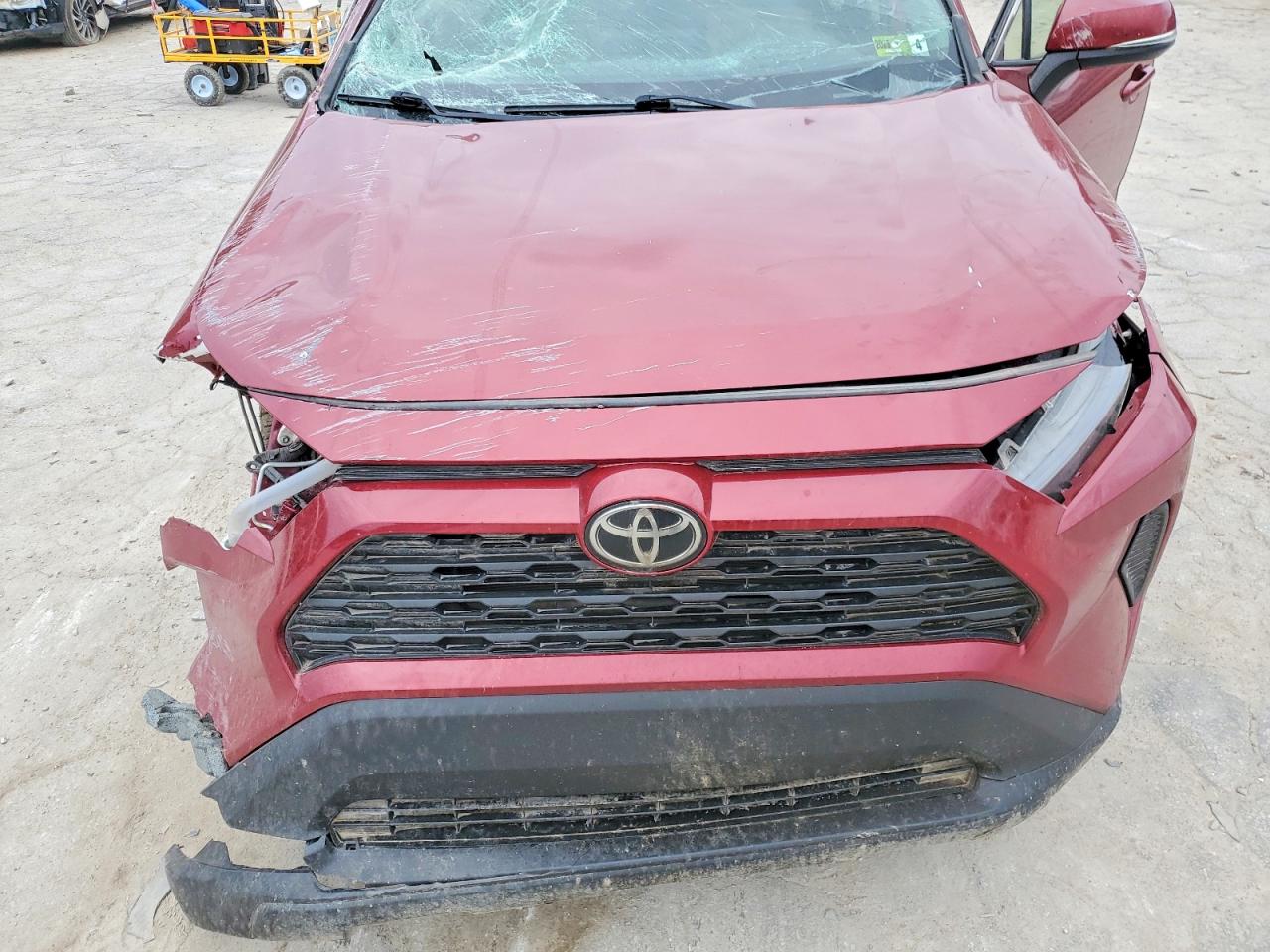 2019 TOYOTA RAV4 LE photo 12