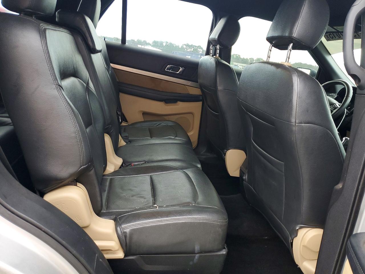 2017 FORD EXPLORER photo 11
