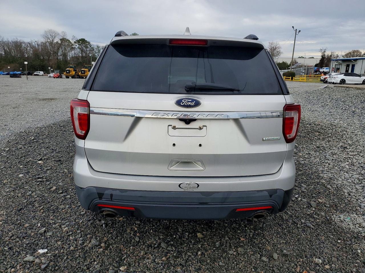 2017 FORD EXPLORER photo 6
