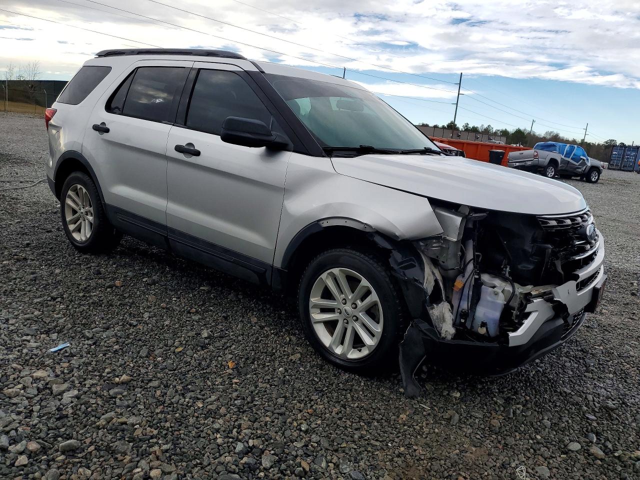 2017 FORD EXPLORER photo 4