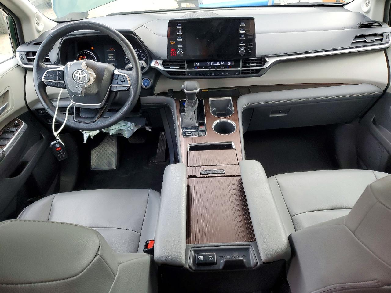 2021 TOYOTA SIENNA XLE 8-PASSENGER photo 8