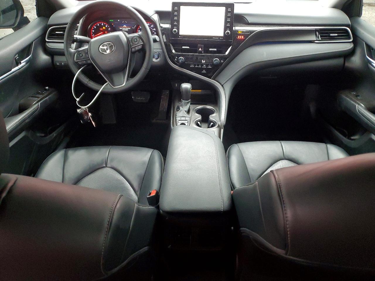 2021 TOYOTA CAMRY XSE photo 8