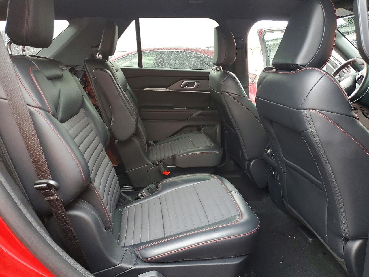 2025 FORD EXPLORER ST-LINE photo 21