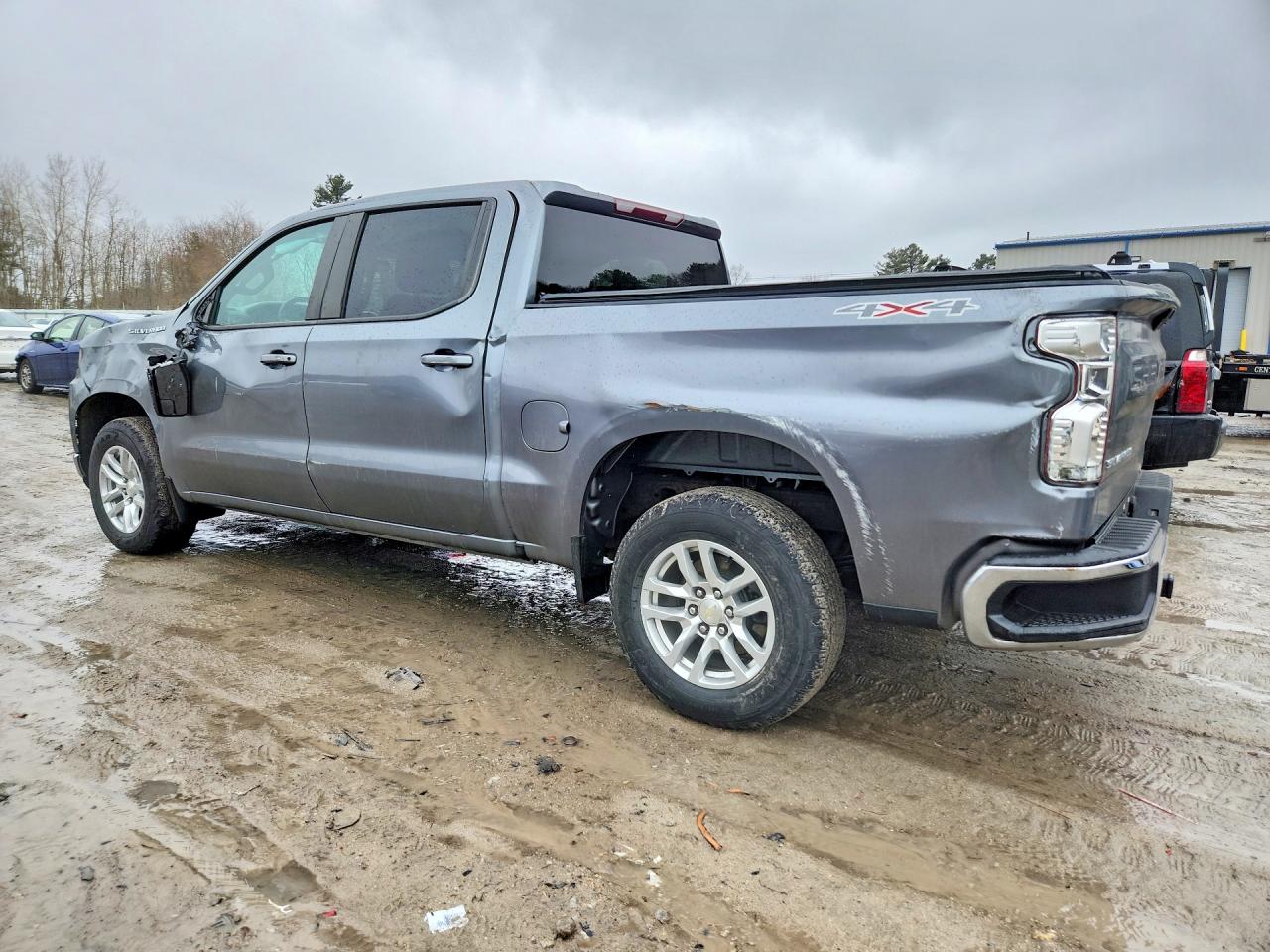 2021 CHEVROLET SILVERADO K1500 LT photo 2