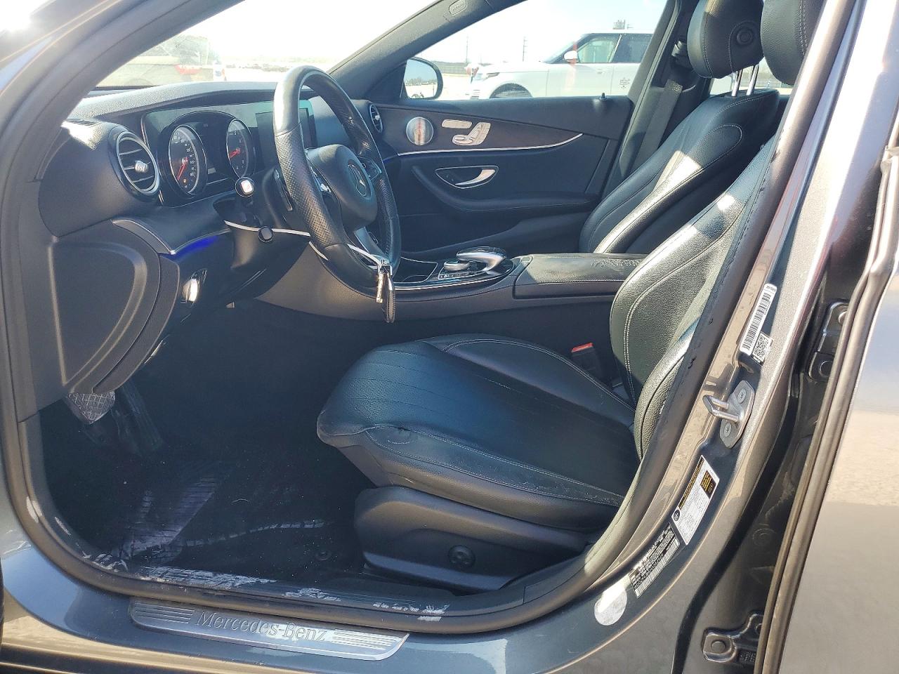 2017 MERCEDES-BENZ E 300 photo 19