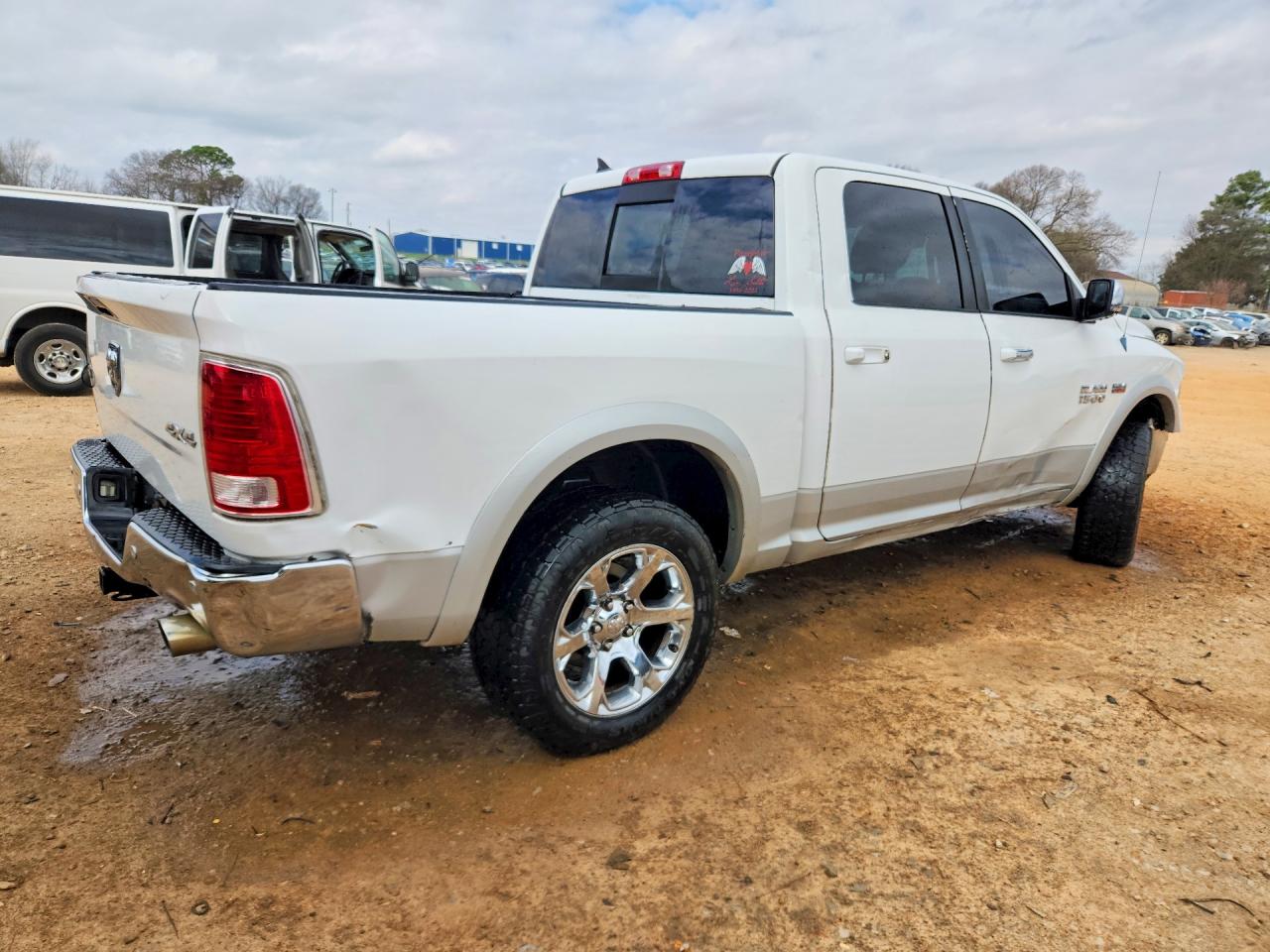 2014 RAM 1500 LARAMIE photo 3