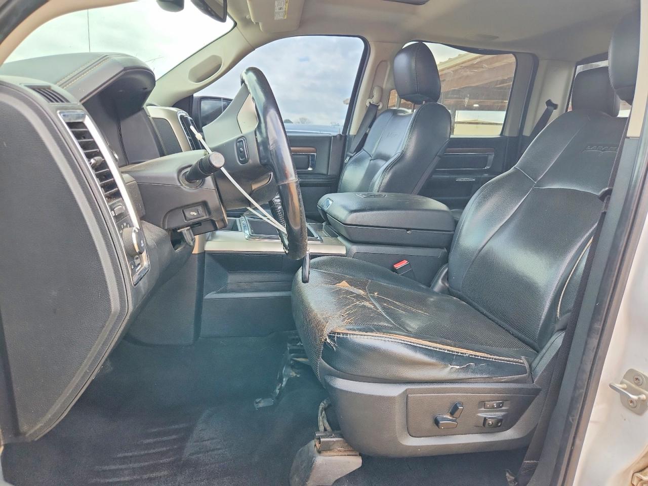 2014 RAM 1500 LARAMIE photo 7