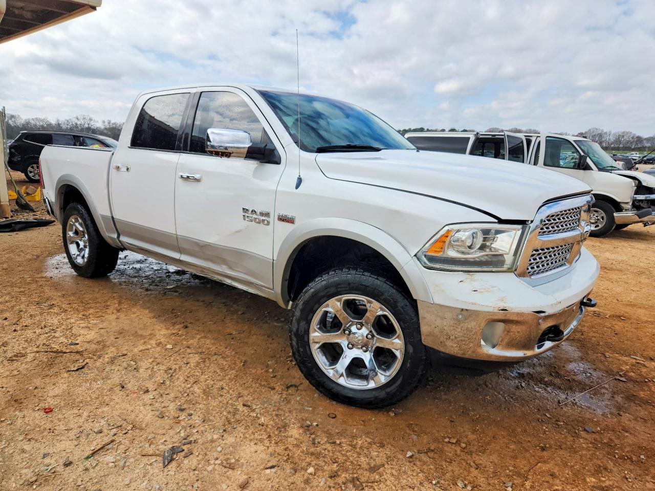 2014 RAM 1500 LARAMIE photo 4