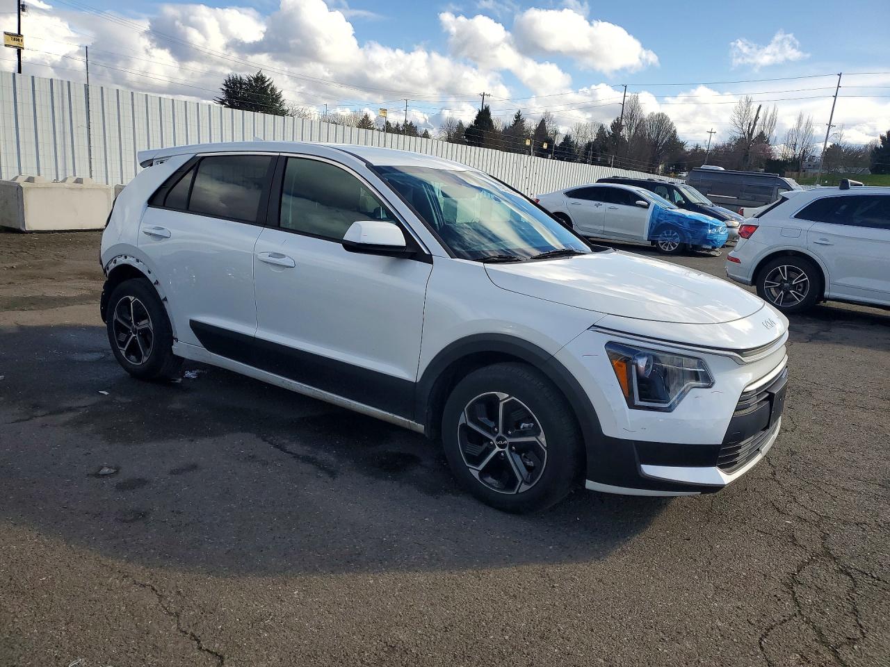 2025 KIA NIRO LX photo 10