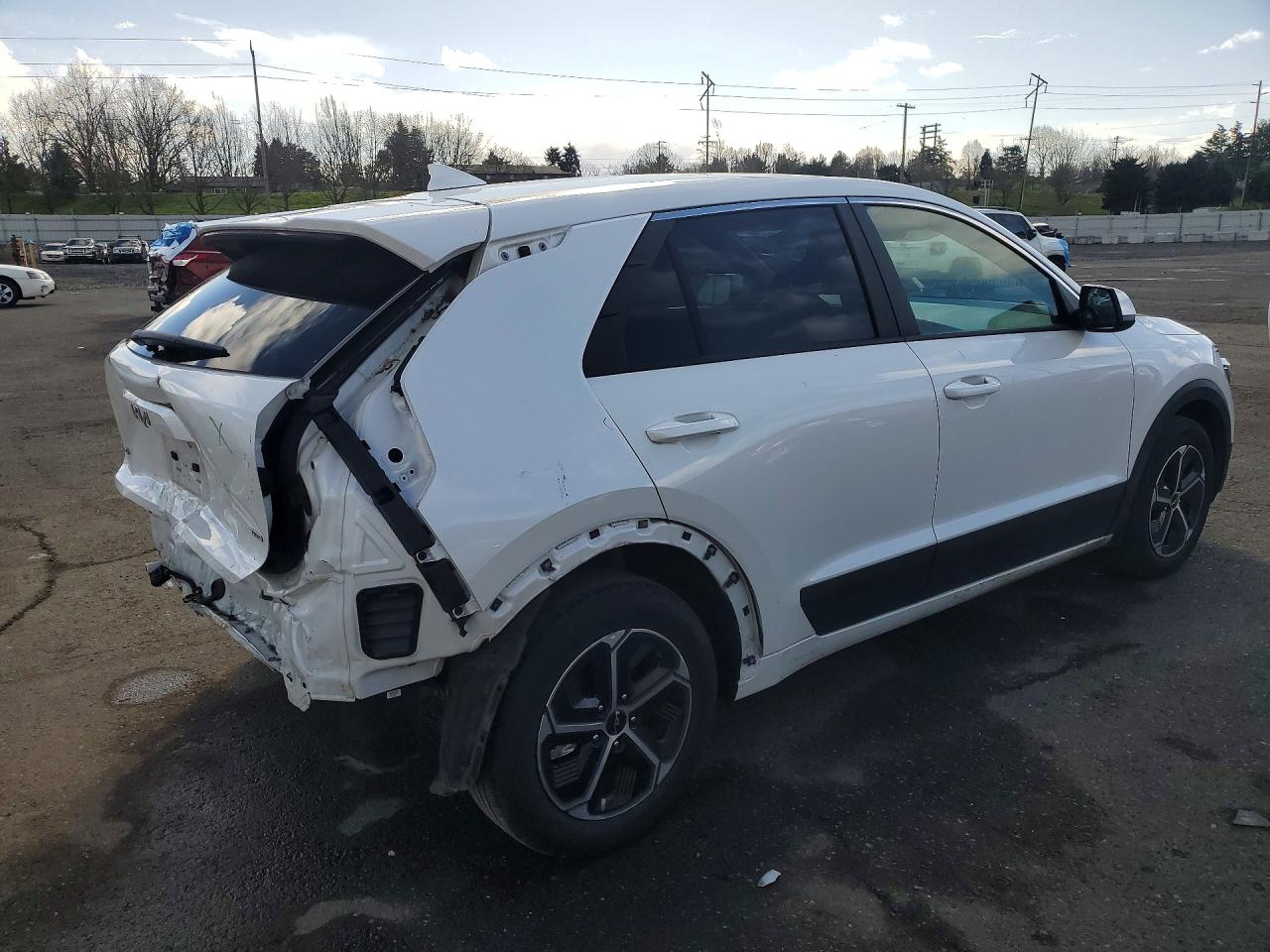 2025 KIA NIRO LX photo 7