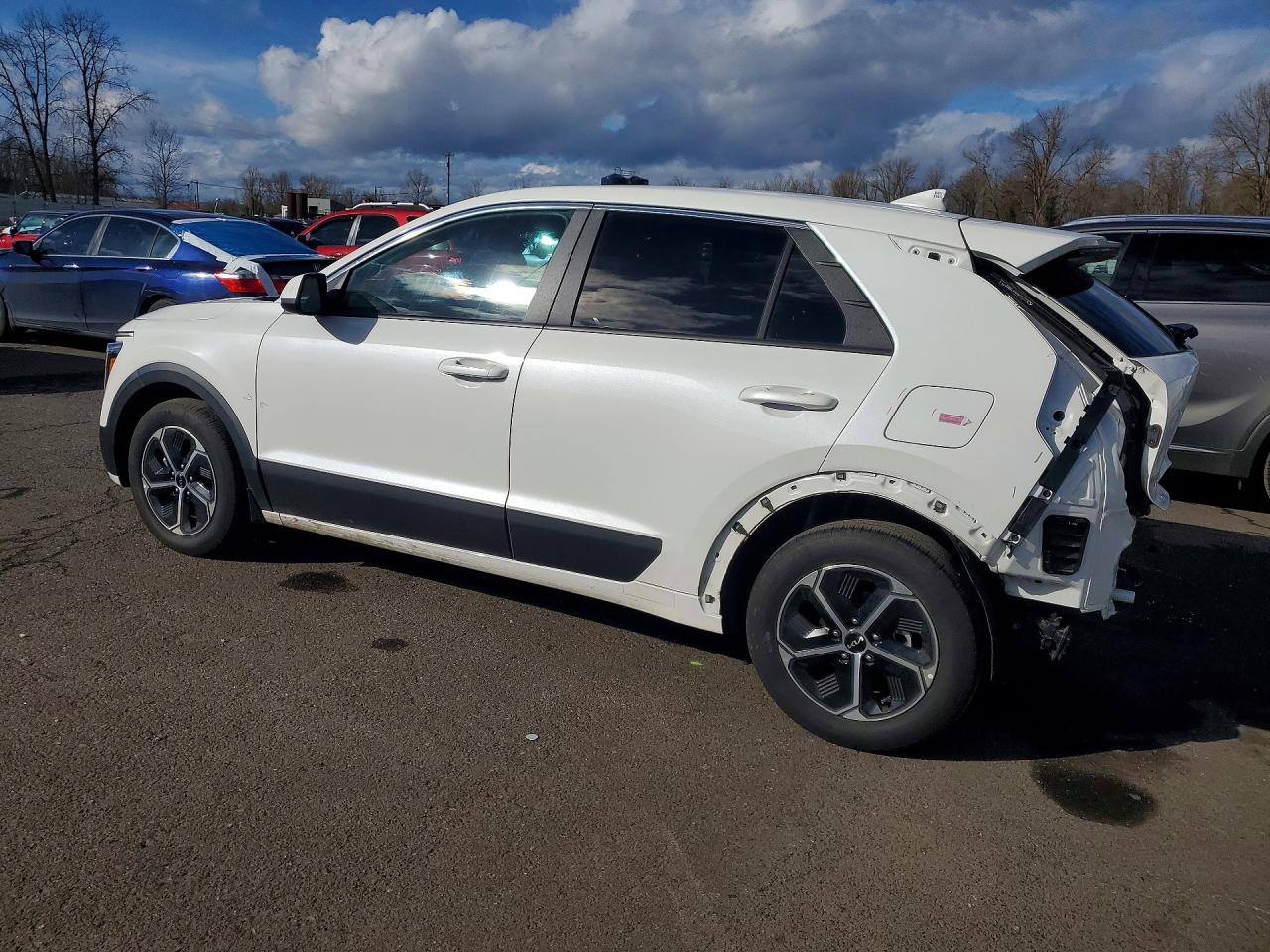 2025 KIA NIRO LX photo 4
