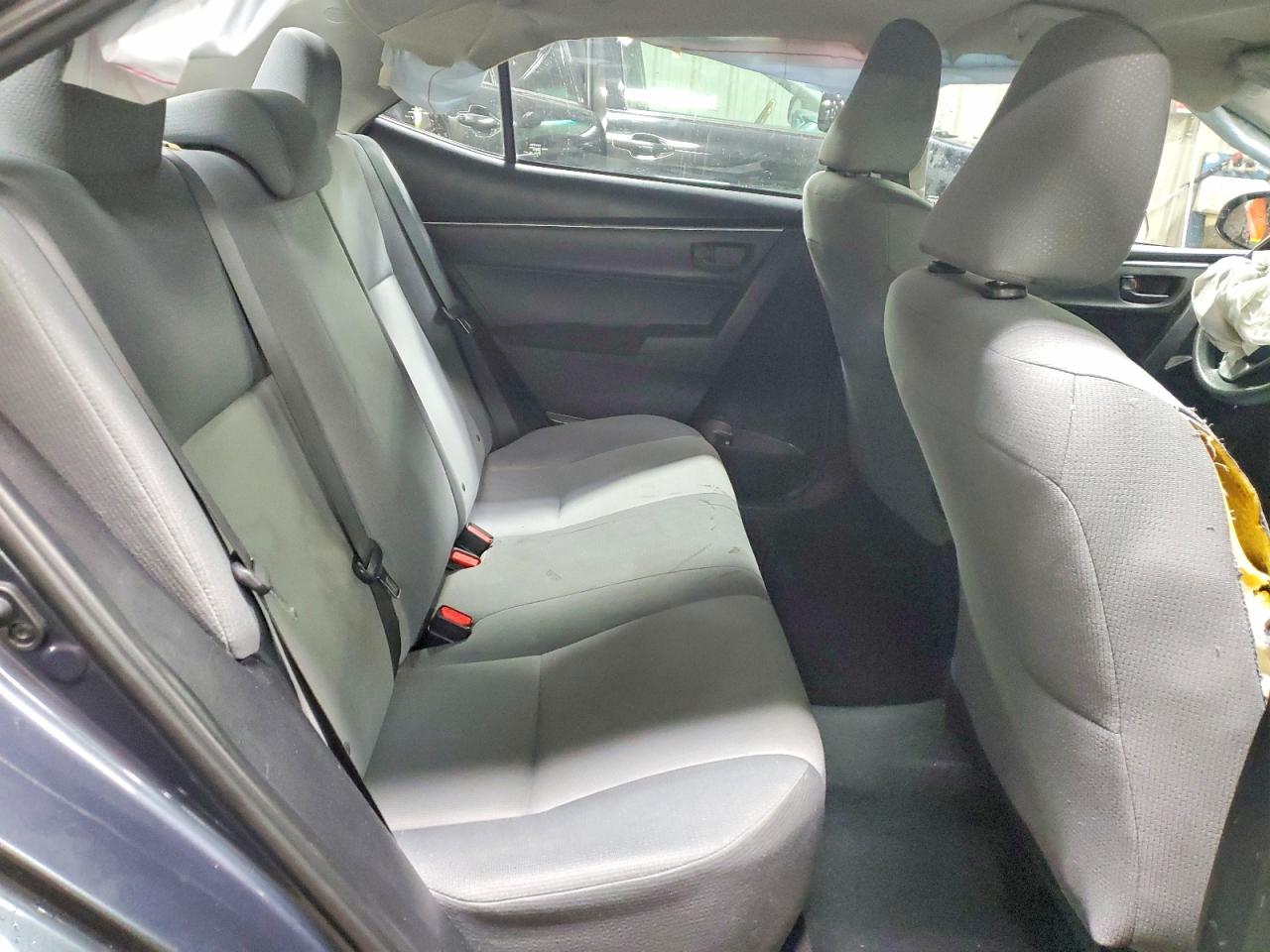 2015 TOYOTA COROLLA L photo 28