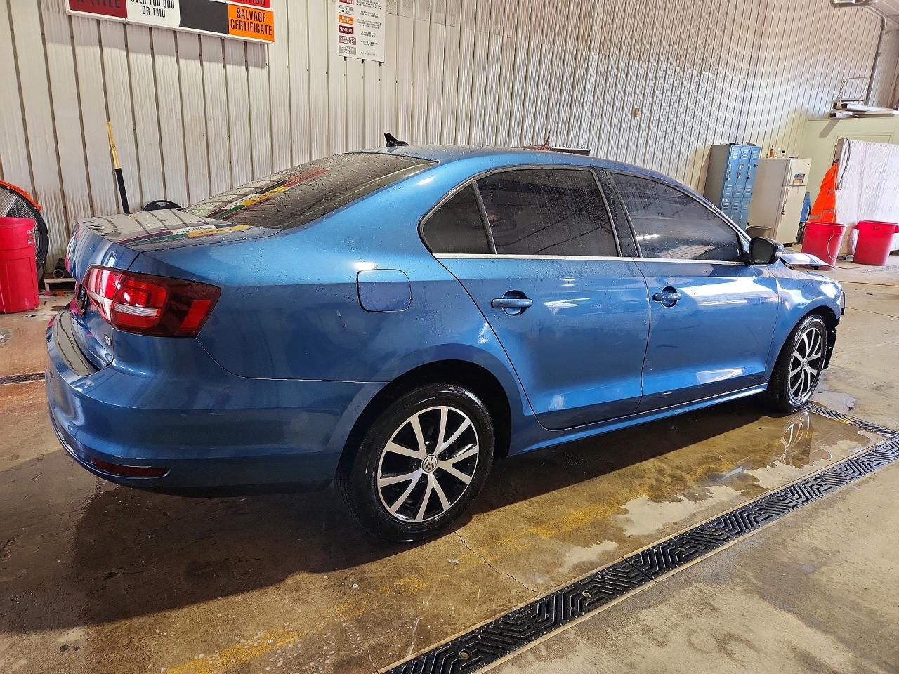 2017 VOLKSWAGEN JETTA SE photo 5