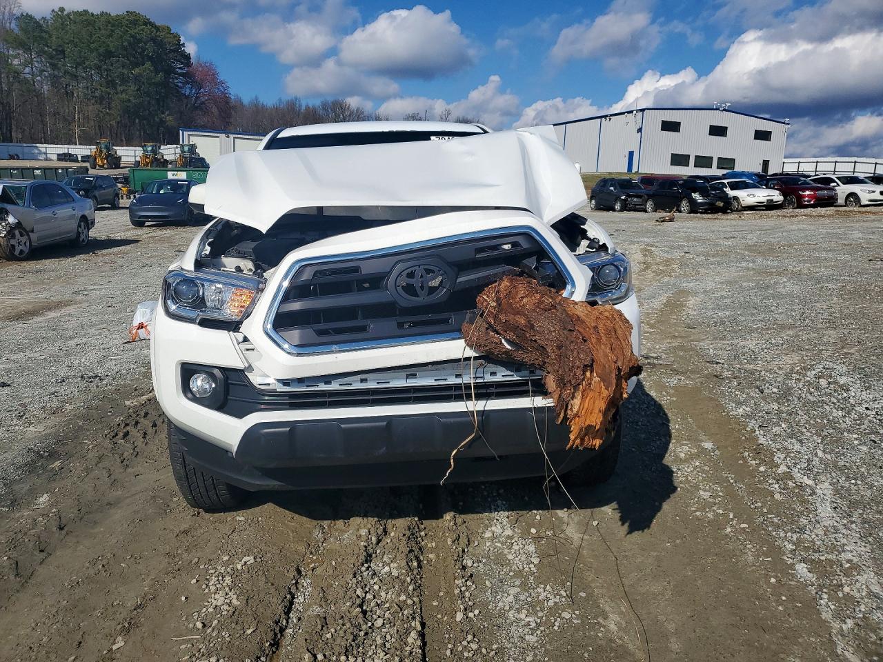 2017 TOYOTA TACOMA SR5 V6 photo 13