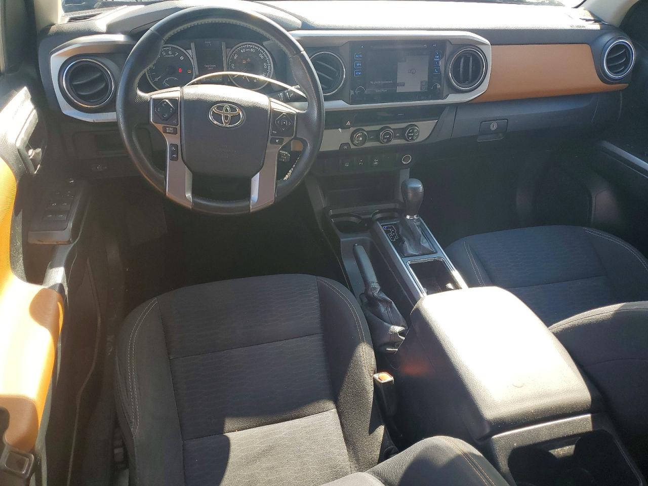 2017 TOYOTA TACOMA SR5 V6 photo 22