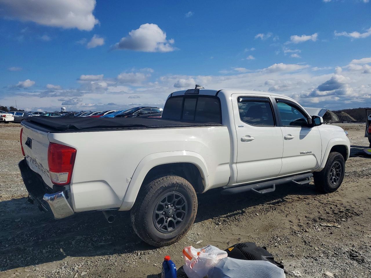 2017 TOYOTA TACOMA SR5 V6 photo 7